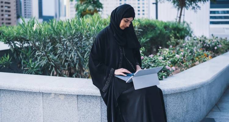 &Alpha;&pi;&alpha;&gamma;&omicron;&rho;&epsilon;ύ&tau;&eta;&kappa;&epsilon; &sigma;&tau;&alpha; &sigma;&chi;&omicron;&lambda;&epsilon;ί&alpha; &tau;&eta;&sigmaf; &Gamma;&alpha;&lambda;&lambda;ί&alpha;&sigmaf; &eta; &mu;&omicron;&upsilon;&sigma;&omicron;&upsilon;&lambda;&mu;&alpha;&nu;&iota;&kappa;ή &alpha;&mu;&pi;ά&gamma;&iota;&alpha;