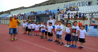 Kids' Athletics 2017: 140 &mu;&iota;&kappa;&rho;&omicron;ί &alpha;&theta;&lambda;&eta;&tau;έ&sigmaf; &alpha;&pi;ό &tau;&eta; &Lambda;ή&mu;&nu;&omicron; &kappa;&alpha;&iota; &tau;&eta;&nu; &Omicron;&upsilon;&kappa;&rho;&alpha;&nu;ί&alpha; &delta;ί&delta;&alpha;&xi;&alpha;&nu; &tau;&omicron; &laquo;&epsilon;&upsilon; &alpha;&gamma;&omega;&nu;ί&zeta;&epsilon;&sigma;&theta;&alpha;&iota;&raquo; (photos)