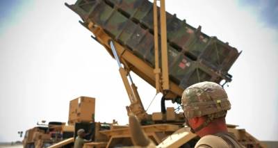 &Pi;ό&lambda;&epsilon;&mu;&omicron;&sigmaf; &sigma;&tau;&eta;&nu; &Omicron;&upsilon;&kappa;&rho;&alpha;&nu;ί&alpha;: &Eta; &Gamma;&epsilon;&rho;&mu;&alpha;&nu;ί&alpha; &pi;&rho;&omicron;&sigma;&phi;έ&rho;&epsilon;&iota; Patriot &sigma;&tau;&eta;&nu; &Pi;&omicron;&lambda;&omega;&nu;ί&alpha;, &mu;&epsilon;&tau;ά &tau;&omicron;&nu; &laquo;&alpha;&delta;έ&sigma;&pi;&omicron;&tau;&omicron;&raquo; &pi;ύ&rho;&alpha;&upsilon;&lambda;&omicron; &sigma;&tau;&omicron; έ&delta;&alpha;&phi;ό&sigmaf; &tau;&eta;&sigmaf;