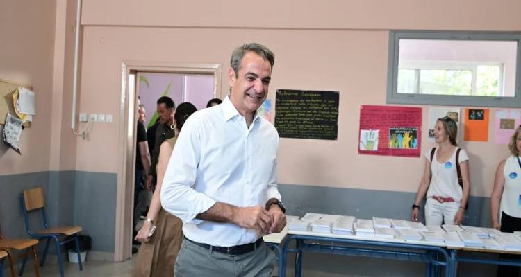 Στο 1ο Γυμνάσιο Κηφισιάς ψήφισε ο Κυριάκος Μητσοτάκης: Ψηφίζουμε για μια ισχυρή Ελλάδα σε μία ισχυρή Ευρώπη