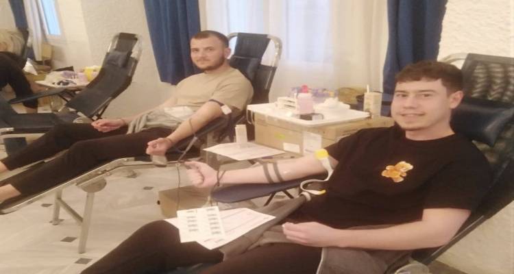 &Sigma;&upsilon;&lambda;&lambda;ό&gamma;&omicron;&upsilon; &Epsilon;&theta;&epsilon;&lambda;&omicron;&nu;&tau;ώ&nu; &Alpha;&iota;&mu;&omicron;&delta;&omicron;&tau;ώ&nu; &Lambda;ή&mu;&nu;&omicron;&upsilon;: &laquo;&Sigma;&alpha;&sigmaf; &epsilon;&upsilon;&chi;&alpha;&rho;&iota;&sigma;&tau;&omicron;ύ&mu;&epsilon;&hellip;&raquo;