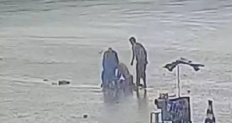 &Beta;&rho;&alpha;&zeta;&iota;&lambda;ί&alpha;: &Kappa;&epsilon;&rho;&alpha;&upsilon;&nu;ό&sigmaf; &chi;&tau;ύ&pi;&eta;&sigma;&epsilon; &omicron;&iota;&kappa;&omicron;&gamma;έ&nu;&epsilon;&iota;&alpha; &sigma;&epsilon; &pi;&alpha;&rho;&alpha;&lambda;ί&alpha; | &Mu;&iota;&alpha; &nu;&epsilon;&kappa;&rho;ή, &tau;&rho;&epsilon;&iota;&sigmaf; &sigma;&omicron;&beta;&alpha;&rho;ά &tau;&rho;&alpha;&upsilon;&mu;&alpha;&tau;ί&epsilon;&sigmaf;