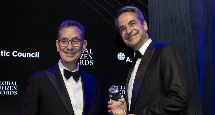 &Mu;&epsilon; &tau;&omicron; Global Citizen 2024 &beta;&rho;&alpha;&beta;&epsilon;ύ&tau;&eta;&kappa;&epsilon; &omicron; &Kappa;&upsilon;&rho;&iota;ά&kappa;&omicron;&sigmaf; &Mu;&eta;&tau;&sigma;&omicron;&tau;ά&kappa;&eta;&sigmaf;: &laquo;&Alpha;&upsilon;&tau;ό &tau;&omicron; &beta;&rho;&alpha;&beta;&epsilon;ί&omicron; &alpha;&nu;ή&kappa;&epsilon;&iota; &kappa;&upsilon;&rho;ί&omega;&sigmaf; &sigma;&tau;&omicron;&nu; &epsilon;&lambda;&lambda;&eta;&nu;&iota;&kappa;ό &lambda;&alpha;ό&raquo;