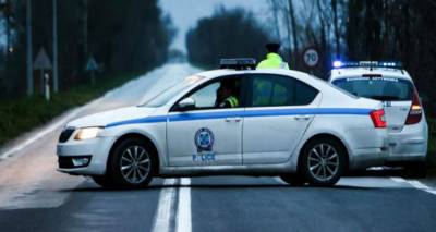 &Chi;ί&omicron;&sigmaf;: &Tau;&sigma;&alpha;&kappa;ώ&theta;&eta;&kappa;&epsilon; &mu;&epsilon; &tau;&eta; &sigma;ύ&zeta;&upsilon;&gamma;ό &tau;&omicron;&upsilon; &kappa;&alpha;&iota; &tau;&eta;&nu; &pi;&upsilon;&rho;&omicron;&beta;ό&lambda;&eta;&sigma;&epsilon;