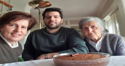 Οι ευχές της Χρ. Καλογήρου στη μητέρα της