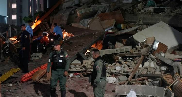 &Chi;ά&omicron;&sigmaf; &sigma;&tau;&eta; &Beta;&epsilon;&nu;&epsilon;&zeta;&omicron;&upsilon;έ&lambda;&alpha; &mu;&epsilon;&tau;ά &tau;&omicron;&nu; &delta;&iota;&pi;&lambda;ό &sigma;&epsilon;&iota;&sigma;&mu;ό 7,2 &kappa;&alpha;&iota; 7,5 &Rho;ί&chi;&tau;&epsilon;&rho;: &Iota;&sigma;&omicron;&pi;&epsilon;&delta;ώ&theta;&eta;&kappa;&alpha;&nu; &pi;&epsilon;&rho;&iota;&omicron;&chi;έ&sigmaf;, &phi;ό&beta;&omicron;&iota; &gamma;&iota;&alpha; &chi;&iota;&lambda;&iota;ά&delta;&epsilon;&sigmaf; &nu;&epsilon;&kappa;&rho;&omicron;ύ&sigmaf;, &beta;ί&nu;&tau;&epsilon;&omicron; &sigma;&omicron;&kappa;