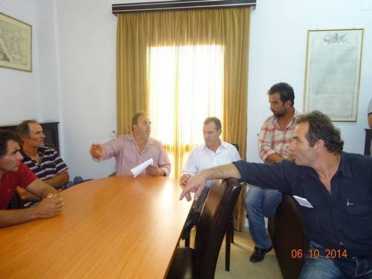 &Sigma;&epsilon; Έ&pi;&alpha;&rho;&chi;&omicron; &kappa;&alpha;&iota; &Delta;ή&mu;&alpha;&rho;&chi;&omicron; &sigma;ή&mu;&epsilon;&rho;&alpha; &omicron;&iota; &kappa;&tau;&eta;&nu;&omicron;&tau;&rho;ό&phi;&omicron;&iota; &tau;&eta;&sigmaf; &Lambda;ή&mu;&nu;&omicron;&upsilon; (photos + mp3)