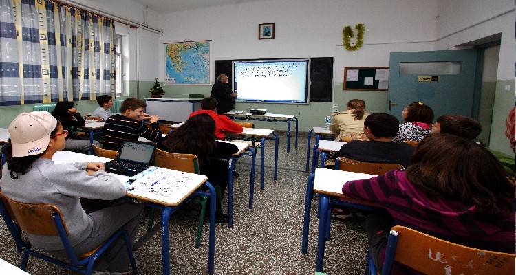 Αναφορά στη Βουλή οι σοβαρές ελλείψεις και τα κενά στα δημοτικά σχολεία και νηπιαγωγεία της Λήμνου