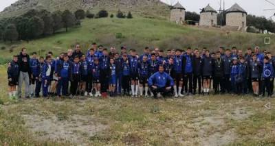 &Lambda;ή&mu;&nu;&omicron;&sigmaf;: 210 &pi;&alpha;&iota;&delta;&iota;ά έ&lambda;&alpha;&beta;&alpha;&nu; &mu;έ&rho;&omicron;&sigmaf; &sigma;&tau;&omicron; 2&omicron; &Phi;&iota;&lambda;&omicron;&kappa;&tau;ή&tau;&eta;&sigmaf; Cup