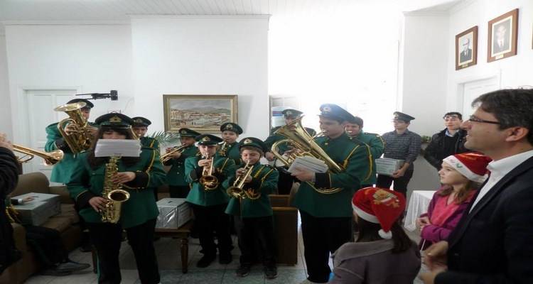 Τα...&quot;έψαλαν&quot; στο Δήμαρχο Λήμνου (photos)