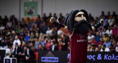 &Phi;&omega;&tau;&omicron;&gamma;&rho;&alpha;&phi;ί&alpha;: &copy; &Kappa;&omega;&nu;&sigma;&tau;&alpha;&nu;&tau;ί&nu;&omicron;&sigmaf; &Sigma;&omicron;&phi;&iota;&kappa;ί&tau;&eta;&sigmaf;