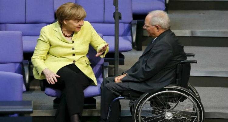 Spiegel: &Epsilon;&tau;&omicron;&iota;&mu;&omicron;&sigmaf; &omicron; &Sigma;ό&iota;&mu;&pi;&lambda;&epsilon; &nu;&alpha; &delta;&iota;&alpha;&delta;&epsilon;&chi;&theta;&epsilon;ί &tau;&eta; &Mu;έ&rho;&kappa;&epsilon;&lambda;, &alpha;&nu; &alpha;&pi;&omicron;&sigma;&upsilon;&rho;&theta;&epsilon;ί