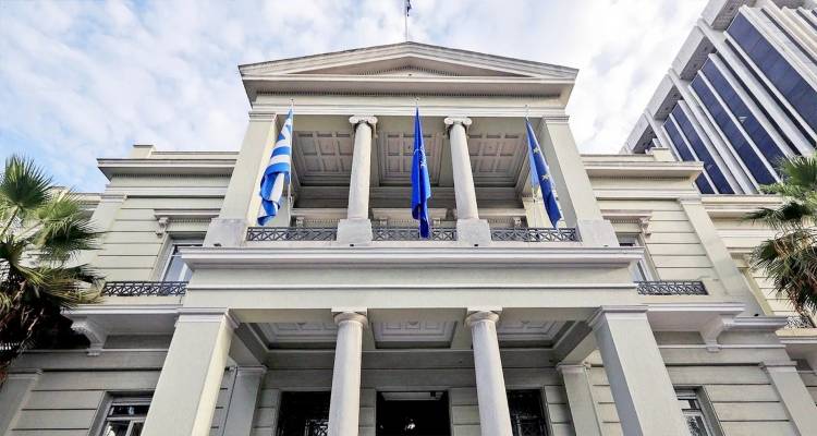 &Alpha;&upsilon;&sigma;&tau;&eta;&rho;ή &alpha;&pi;ά&nu;&tau;&eta;&sigma;&eta; &tau;&omicron;&upsilon; &Upsilon;&Pi;&Epsilon;&Xi; &sigma;&tau;&eta;&nu; &Tau;&omicron;&upsilon;&rho;&kappa;ί&alpha;: &Pi;&omicron;&lambda;&iota;&tau;&iota;&kappa;&omicron;&pi;&omicron;&iota;&epsilon;ί&tau;&epsilon; έ&nu;&alpha; &alpha;&mu;&iota;&gamma;ώ&sigmaf; &pi;&epsilon;&rho;&iota;&beta;&alpha;&lambda;&lambda;&omicron;&nu;&tau;&iota;&kappa;ό &zeta;ή&tau;&eta;&mu;&alpha;