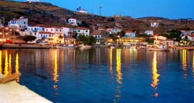 Ο Άγιος Ευστράτιος στα 4 «ανέγγιχτα« νησιά για ήσυχες διακοπές το καλοκαίρι 2025