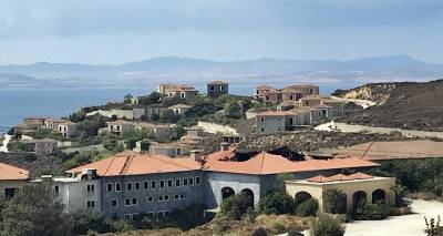 &Kappa;&alpha;&beta;&epsilon;ί&rho;&iota;&alpha; Palace: &Tau;&omicron; &mu;&epsilon;&gamma;&alpha;&lambda;ύ&tau;&epsilon;&rho;&omicron; &xi;&epsilon;&nu;&omicron;&delta;&omicron;&chi;&epsilon;ί&omicron; &phi;ά&nu;&tau;&alpha;&sigma;&mu;&alpha; &tau;&omicron;&upsilon; &Alpha;&iota;&gamma;&alpha;ί&omicron;&upsilon; &kappa;&alpha;&iota; &omicron;&iota; &pi;&epsilon;&rho;&iota;&pi;έ&tau;&epsilon;&iota;&epsilon;&sigmaf; &tau;&omicron;&upsilon;