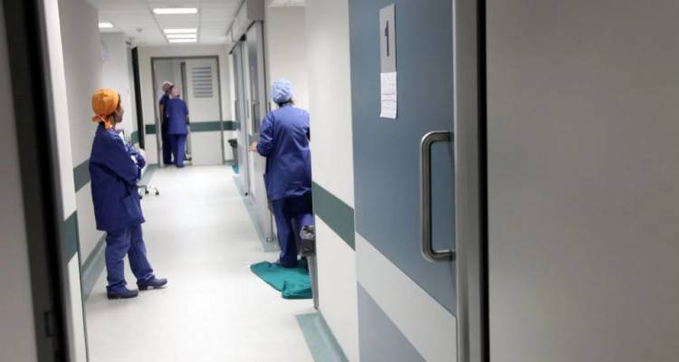 Κορωνοϊός: Αυξήθηκαν κατά 539% οι νοσηλείες από τις αρχές του μήνα | «Καμπανάκι» ειδικών για τους ανεμβολίαστους