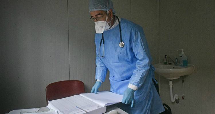 &Kappa;&omicron;&rho;&omega;&nu;&omicron;ϊό&sigmaf;: 151 &nu;έ&alpha; &kappa;&rho;&omicron;ύ&sigma;&mu;&alpha;&tau;&alpha; | 46 &sigma;&tau;&eta;&nu; &Alpha;&tau;&tau;&iota;&kappa;ή, 38 &sigma;&tau;&eta; &Theta;&epsilon;&sigma;&sigma;&alpha;&lambda;&omicron;&nu;ί&kappa;&eta;