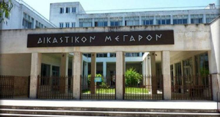 &Alpha;&gamma;&rho;ί&nu;&iota;&omicron;: &Sigma;ή&mu;&epsilon;&rho;&alpha; &alpha;&pi;&omicron;&lambda;&omicron;&gamma;&epsilon;ί&tau;&alpha;&iota; &omicron; &pi;&alpha;&tau;έ&rho;&alpha;&sigmaf; &pi;&omicron;&upsilon; &epsilon;&xi;έ&delta;&iota;&delta;&epsilon; &tau;&eta;&nu; 15&chi;&rho;&omicron;&nu;&eta; &kappa;ό&rho;&eta; &tau;&omicron;&upsilon;