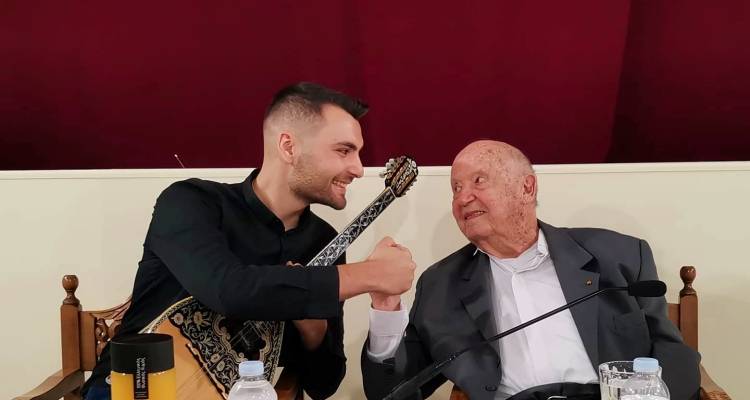 «Τα Χρόνια Δεν Γυρνάνε»: Η viral επιτυχία του καλοκαιριού με υπογραφή του Λημνιού μουσικού Μάριου Μαυριανού