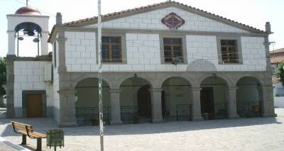 Γιορτάζει ο Ι.Ν. Κοιμήσεως της Θεοτόκου στα Τσιμάνδρια