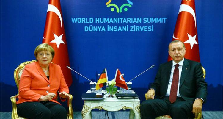 &Sigma;&tau;&alpha; ά&kappa;&rho;&alpha; &Omicron;&lambda;&lambda;&alpha;&nu;&delta;ί&alpha; &kappa;&alpha;&iota; &Tau;&omicron;&upsilon;&rho;&kappa;ί&alpha; | &Mu;έ&tau;&omega;&pi;&omicron; &mu;&epsilon; &tau;&eta; &Mu;έ&rho;&kappa;&epsilon;&lambda; ά&nu;&omicron;&iota;&xi;&epsilon; &omicron; &Epsilon;&rho;&nu;&tau;&omicron;&gamma;ά&nu;