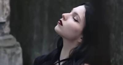 &Sigma;&omicron;&kappa; &sigma;&tau;&eta; &Rho;&omicron;&upsilon;&mu;&alpha;&nu;ί&alpha;: &Alpha;&rho;&kappa;&omicron;ύ&delta;&alpha; &sigma;&kappa;ό&tau;&omega;&sigma;&epsilon; 19&chi;&rho;&omicron;&nu;&eta; &mu;&pi;&rho;&omicron;&sigma;&tau;ά &sigma;&tau;&alpha; &mu;ά&tau;&iota;&alpha; &tau;&omicron;&upsilon; &sigma;&upsilon;&nu;&tau;&rho;ό&phi;&omicron;&upsilon; &tau;&eta;&sigmaf; -&Epsilon;ί&chi;&alpha;&nu; &pi;ά&epsilon;&iota; &gamma;&iota;&alpha; &pi;&epsilon;&zeta;&omicron;&pi;&omicron;&rho;ί&alpha;