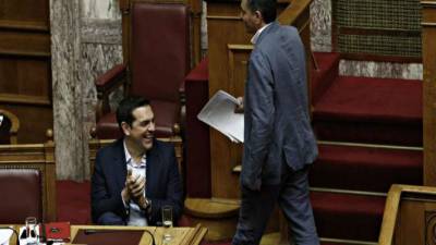 &Psi;ή&phi;&iota;&sigma;&alpha;&nu; &tau;&alpha; &pi;ά&nu;&tau;&alpha; | &Pi;έ&rho;&alpha;&sigma;&epsilon; &tau;&omicron; &pi;&omicron;&lambda;&upsilon;&nu;&omicron;&mu;&omicron;&sigma;&chi;έ&delta;&iota;&omicron; &mu;&epsilon; &tau;&alpha; &mu;έ&tau;&rho;&alpha; &laquo;&phi;&omega;&tau;&iota;ά&raquo;