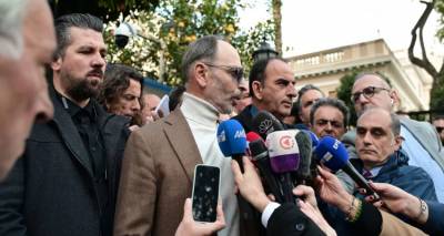 &Alpha;&gamma;&rho;ό&tau;&epsilon;&sigmaf; &mu;&epsilon;&tau;ά &tau;&eta; &sigma;&upsilon;&nu;ά&nu;&tau;&eta;&sigma;&eta; &mu;&epsilon; &tau;&omicron;&nu; &Kappa;. &Mu;&eta;&tau;&sigma;&omicron;&tau;ά&kappa;&eta;: &Sigma;&tau;&alpha; &mu;&pi;&lambda;ό&kappa;&alpha; &omicron;&iota; &tau;&epsilon;&lambda;&iota;&kappa;έ&sigmaf; &alpha;&pi;&omicron;&phi;ά&sigma;&epsilon;&iota;&sigmaf; | &Delta;&epsilon;&nu; &iota;&kappa;&alpha;&nu;&omicron;&pi;&omicron;&iota;ή&theta;&eta;&kappa;&alpha;&nu; ό&lambda;&alpha; &mu;&alpha;&sigmaf; &tau;&alpha; &alpha;&iota;&tau;ή&mu;&alpha;&tau;&alpha;