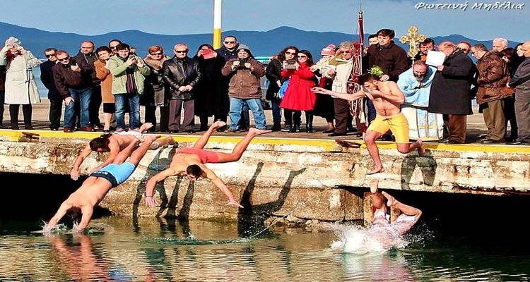 &Theta;&epsilon;&omicron;&phi;ά&nu;&epsilon;&iota;&alpha; &sigma;&tau;&omicron; &Mu;&omicron;ύ&delta;&rho;&omicron; (photos)
