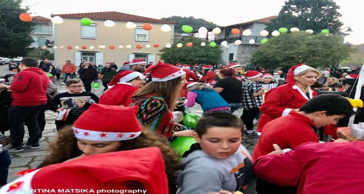 Γέμισε ΑγιοΒασίληδες ο Κοντιάς (photos)