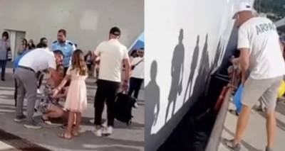 &Iota;&tau;&alpha;&lambda;ί&alpha;: 8&chi;&rho;&omicron;&nu;&omicron; &alpha;&gamma;&omicron;&rho;ά&kappa;&iota; έ&pi;&epsilon;&sigma;&epsilon; &sigma;&tau;&omicron; &kappa;&epsilon;&nu;ό &mu;&epsilon;&tau;&alpha;&xi;ύ &pi;&lambda;&omicron;ί&omicron;&upsilon; &kappa;&alpha;&iota; &alpha;&pi;&omicron;&beta;ά&theta;&rho;&alpha;&sigmaf; | &Sigma;&epsilon; &pi;&alpha;&nu;&iota;&kappa;ό &eta; &mu;&eta;&tau;έ&rho;&alpha; &tau;&omicron;&upsilon; [&beta;ί&nu;&tau;&epsilon;&omicron;]