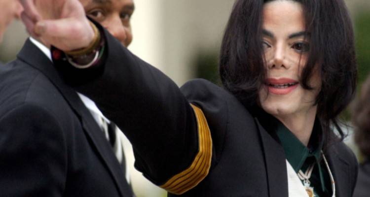 Ανοιξε πάλι η υπόθεση του Μάικλ Τζάκσον για σεξουαλική κακοποίηση | Στο δικαστήριο δύο κατήγοροι του