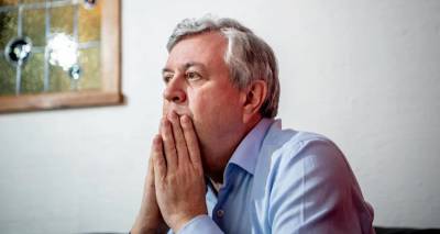 Qatargate: &laquo;&Chi;&omega;&rho;ί&sigmaf; &upsilon;&pi;&omicron;&kappa;&lambda;&omicron;&pi;έ&sigmaf; &delta;&epsilon;&nu; &kappa;&alpha;&tau;&alpha;&pi;&omicron;&lambda;&epsilon;&mu;ά&sigmaf; &tau;&omicron; έ&gamma;&kappa;&lambda;&eta;&mu;&alpha;&raquo; -&Omicron; &Beta;έ&lambda;&gamma;&omicron;&sigmaf; &epsilon;&iota;&sigma;&alpha;&gamma;&gamma;&epsilon;&lambda;έ&alpha;&sigmaf; &pi;&omicron;&upsilon; έ&pi;&iota;&alpha;&sigma;&epsilon; &epsilon;&pi;' &alpha;&upsilon;&tau;&omicron;&phi;ώ&rho;&omega; &tau;&eta;&nu; &Kappa;&alpha;ϊ&lambda;ή