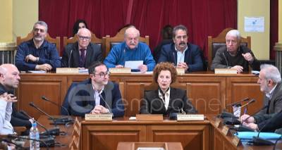 Ευθύνες σε Μπουλώτη και Γεώργα αποδίδει η Αντωνέλη για τα κενά στην Κτηνιατρική της Λήμνου | Η απάντηση Μπουλώτη