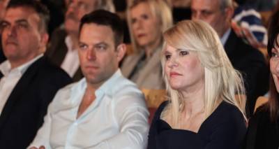 &Chi;ά&nu;&epsilon;&iota; &omicron; &Sigma;&Upsilon;&Rho;&Iota;&Zeta;&Alpha; &tau;&eta; &theta;έ&sigma;&eta; &tau;&eta;&sigmaf; &alpha;&xi;&iota;&omega;&mu;&alpha;&tau;&iota;&kappa;ή&sigmaf; &alpha;&nu;&tau;&iota;&pi;&omicron;&lambda;ί&tau;&epsilon;&upsilon;&sigma;&eta;&sigmaf;; &Omicron; &rho;ό&lambda;&omicron;&sigmaf; &tau;&eta;&sigmaf; &Tau;&zeta;ά&kappa;&rho;&eta; &kappa;&alpha;&iota; &tau;&omega;&nu; &alpha;&nu;&epsilon;&xi;ά&rho;&tau;&eta;&tau;&omega;&nu;