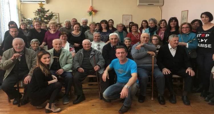 &Omicron;&iota; &eta;&lambda;&iota;&kappa;&iota;&omega;&mu;έ&nu;&omicron;&iota; &tau;&omicron;&upsilon; &Kappa;&Eta;&Phi;&Eta; &Lambda;ή&mu;&nu;&omicron;&upsilon; &upsilon;&pi;&omicron;&delta;έ&chi;&theta;&eta;&kappa;&alpha;&nu; &tau;&alpha; &Chi;&rho;&iota;&sigma;&tau;&omicron;ύ&gamma;&epsilon;&nu;&nu;&alpha; &mu;&epsilon; &tau;&rho;&alpha;&gamma;&omicron;ύ&delta;&iota; &kappa;&alpha;&iota; &chi;&omicron;&rho;ό (photos &amp; video)