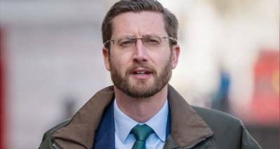 Βρετανία: Η παραίτηση του Σάιμον Κέις νέο πλήγμα για την αξιοπιστία της κυβέρνησης Τζόνσον