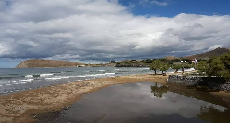 &Eta; &laquo;&psi;&upsilon;&chi;&rho;ή &lambda;ί&mu;&nu;&eta;&raquo; &phi;έ&rho;&nu;&epsilon;&iota; &alpha;&pi;ό &sigma;ή&mu;&epsilon;&rho;&alpha; &kappa;&alpha;&tau;&alpha;&iota;&gamma;ί&delta;&epsilon;&sigmaf; &kappa;&alpha;&iota; &kappa;&epsilon;&rho;&alpha;&upsilon;&nu;&omicron;ύ&sigmaf; -&Kappa;ί&nu;&delta;&upsilon;&nu;&omicron;&sigmaf; &pi;&lambda;&eta;&mu;&mu;&upsilon;&rho;&iota;&kappa;ώ&nu; &phi;&alpha;&iota;&nu;&omicron;&mu;έ&nu;&omega;&nu;, &pi;&omicron;&iota;&epsilon;&sigmaf; &pi;&epsilon;&rho;&iota;&omicron;&chi;έ&sigmaf; &theta;&alpha; &epsilon;&pi;&eta;&rho;&epsilon;&alpha;&sigma;&tau;&omicron;ύ&nu;