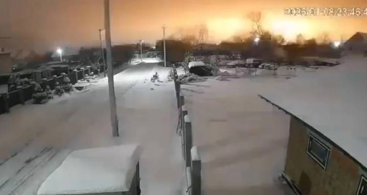 &Omicron;&iota; &Rho;ώ&sigma;&omicron;&iota; &laquo;&alpha;&pi;ά&nu;&tau;&eta;&sigma;&alpha;&nu;&raquo; &sigma;&tau;&eta;&nu; &omicron;&upsilon;&kappa;&rho;&alpha;&nu;&iota;&kappa;ή &epsilon;&pi;ί&theta;&epsilon;&sigma;&eta; &sigma;&tau;&eta;&nu; &kappa;&alpha;&tau;&omicron;&iota;&kappa;ί&alpha; &tau;&omicron;&upsilon; &Pi;&omicron;ύ&tau;&iota;&nu;, &chi;&tau;ύ&pi;&eta;&sigma;&alpha;&nu; &mu;&epsilon; &pi;ύ&rho;&alpha;&upsilon;&lambda;&omicron; &Omicron;&rho;έ&sigma;&nu;&iota;&kappa; &sigma;&tau;ό&chi;&omicron; &sigma;&tau;&eta;&nu; &pi;ό&lambda;&eta; &Lambda;&beta;&iota;&beta;