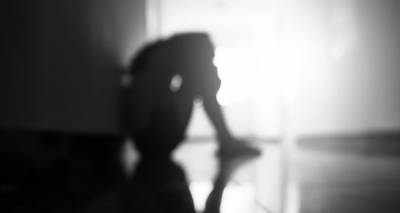 Σοκ στην Ουαλία: 12χρονη μεταφέρθηκε με στομαχόπονο στο νοσοκομείο, όπου γέννησε το μωρό του βιαστή αδελφού της