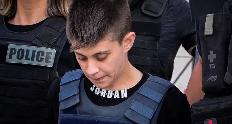 &Epsilon;&iota;&rho;ή&nu;&eta; &Mu;&omicron;&upsilon;&rho;&tau;&zeta;&omicron;ύ&kappa;&omicron;&upsilon;: &Sigma;&tau;&iota;&sigmaf; &phi;&upsilon;&lambda;&alpha;&kappa;έ&sigmaf; &Kappa;&omicron;&rho;&upsilon;&delta;&alpha;&lambda;&lambda;&omicron;ύ &mu;&epsilon; &Pi;&iota;&sigma;&pi;&iota;&rho;ί&gamma;&kappa;&omicron;&upsilon; -&Tau;&iota; &upsilon;&pi;&omicron;&sigma;&tau;&eta;&rho;ί&zeta;&epsilon;&iota; &gamma;&iota;&alpha; &tau;&omicron;&nu; &theta;ά&nu;&alpha;&tau;&omicron; &tau;&omicron;&upsilon; &Pi;&alpha;&nu;&alpha;&gamma;&iota;&omega;&tau;ά&kappa;&eta;