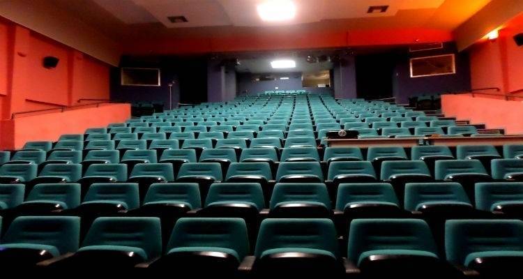 &Sigma;&upsilon;&nu;&epsilon;&chi;ί&zeta;&epsilon;&iota; &tau;&omicron; &laquo;&pi;ά&gamma;&omega;&mu;&alpha;&raquo; &tau;&omega;&nu; &tau;&alpha;&iota;&nu;&iota;ώ&nu; &tau;&omicron; &Mu;&alpha;&rho;&omicron;ύ&lambda;&alpha;