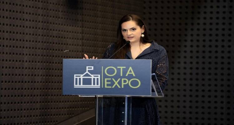 &Eta; &Pi;&omicron;&lambda;&iota;&tau;&iota;&sigma;&tau;&iota;&kappa;ή &Tau;&alpha;&upsilon;&tau;ό&tau;&eta;&tau;&alpha; &omega;&sigmaf; &Mu;&omicron;&chi;&lambda;ό&sigmaf; &Alpha;&nu;ά&pi;&tau;&upsilon;&xi;&eta;&sigmaf;: &Tau;&omicron; &Pi;&omicron;&lambda;&iota;&tau;&iota;&sigma;&tau;&iota;&kappa;ό Masterplan &tau;&eta;&sigmaf; &Lambda;ή&mu;&nu;&omicron;&upsilon;