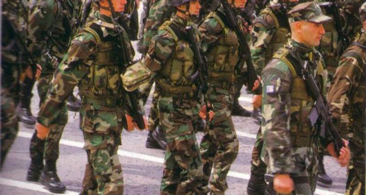 &Chi;&omega;&rho;ί&zeta;&omicron;&upsilon;&nu; &kappa;&iota; ά&lambda;&lambda;&eta; &omicron;&iota;&kappa;&omicron;&gamma;έ&nu;&epsilon;&iota;&alpha; &sigma;&tau;&rho;&alpha;&tau;&iota;&omega;&tau;&iota;&kappa;&omicron;ύ | &Omicron; έ&nu;&alpha;&sigmaf; &sigma;&tau;&eta; &Lambda;ή&mu;&nu;&omicron; &kappa;&alpha;&iota; &omicron; ά&lambda;&lambda;&omicron;&sigmaf; &sigma;&tau;&eta; &Lambda;έ&sigma;&beta;&omicron;