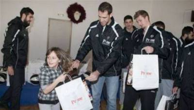 Δώρα από Παναθηναϊκό και ΠΑΟΚ στα παιδιά του Δημοτικού Σχολείου Αγίου Δημητρίου