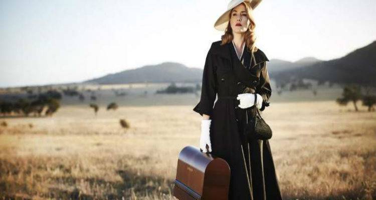 &Kappa;έ&iota;&tau; &Gamma;&omicron;&upsilon;ί&nu;&sigma;&lambda;&epsilon;&tau;, &eta; &laquo;&Mu;&omicron;&delta;ί&sigma;&tau;&rho;&alpha;&raquo; &pi;&omicron;&upsilon; &epsilon;&kappa;&delta;&iota;&kappa;&epsilon;ί&tau;&alpha;&iota; &mu;&epsilon; &sigma;&tau;&iota;&lambda; έ&rho;&chi;&epsilon;&tau;&alpha;&iota; &sigma;&tau;&omicron; &Mu;&alpha;&rho;&omicron;ύ&lambda;&alpha; (video)