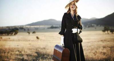 &Kappa;έ&iota;&tau; &Gamma;&omicron;&upsilon;ί&nu;&sigma;&lambda;&epsilon;&tau;, &eta; &laquo;&Mu;&omicron;&delta;ί&sigma;&tau;&rho;&alpha;&raquo; &pi;&omicron;&upsilon; &epsilon;&kappa;&delta;&iota;&kappa;&epsilon;ί&tau;&alpha;&iota; &mu;&epsilon; &sigma;&tau;&iota;&lambda; έ&rho;&chi;&epsilon;&tau;&alpha;&iota; &sigma;&tau;&omicron; &Mu;&alpha;&rho;&omicron;ύ&lambda;&alpha; (video)