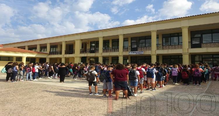 Μ. Ρόκκος: «Η σχολική χρονιά στο Γυμνάσιο Μύρινας ξεκίνησε καλύτερα από ποτέ»