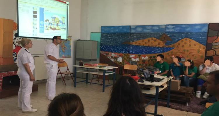 &Lambda;&iota;&mu;&epsilon;&nu;&alpha;&rho;&chi;&epsilon;ί&omicron; &Mu;ύ&rho;&iota;&nu;&alpha;&sigmaf;: &Epsilon;&kappa;&pi;&alpha;&iota;&delta;&epsilon;&upsilon;&tau;&iota;&kappa;ό &pi;&rho;ό&gamma;&rho;&alpha;&mu;&mu;&alpha; &laquo;&Pi;&rho;&omicron;&sigma;έ&chi;&omega;-&Mu;&alpha;&theta;&alpha;ί&nu;&omega;-&Nu;&omicron;&iota;ά&zeta;&omicron;&mu;&alpha;&iota;&raquo; &sigma;&tau;&alpha; &sigma;&chi;&omicron;&lambda;&epsilon;ί&alpha; &tau;&eta;&sigmaf; &Lambda;ή&mu;&nu;&omicron;&upsilon; (photos)