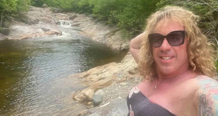 &Sigma;&omicron;&kappa; &sigma;&epsilon; &alpha;&gamma;ώ&nu;&alpha; &chi;ό&kappa;&epsilon;ϊ &sigma;&tau;&iota;&sigmaf; &Eta;&Pi;&Alpha;: &Tau;&rho;&alpha;&nu;&sigmaf; &pi;&alpha;&tau;έ&rho;&alpha;&sigmaf; &pi;&upsilon;&rho;&omicron;&beta;ό&lambda;&eta;&sigma;&epsilon; &tau;&eta;&nu; &omicron;&iota;&kappa;&omicron;&gamma;έ&nu;&epsilon;&iota;ά &tau;&omicron;&upsilon;, &pi;&alpha;&nu;&iota;&kappa;ό&sigmaf; &sigma;&tau;&iota;&sigmaf; &kappa;&epsilon;&rho;&kappa;ί&delta;&epsilon;&sigmaf;, &eta; &sigma;&tau;&iota;&gamma;&mu;ή &tau;&eta;&sigmaf; &epsilon;&pi;ί&theta;&epsilon;&sigma;&eta;&sigmaf;